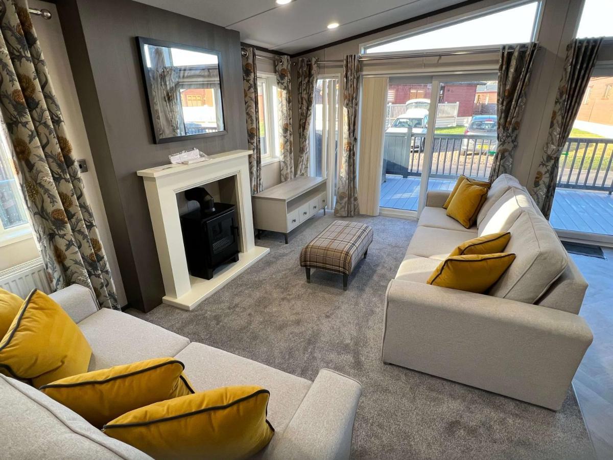 Blue Bell With Hot Tub Malton Holiday home Little Habton